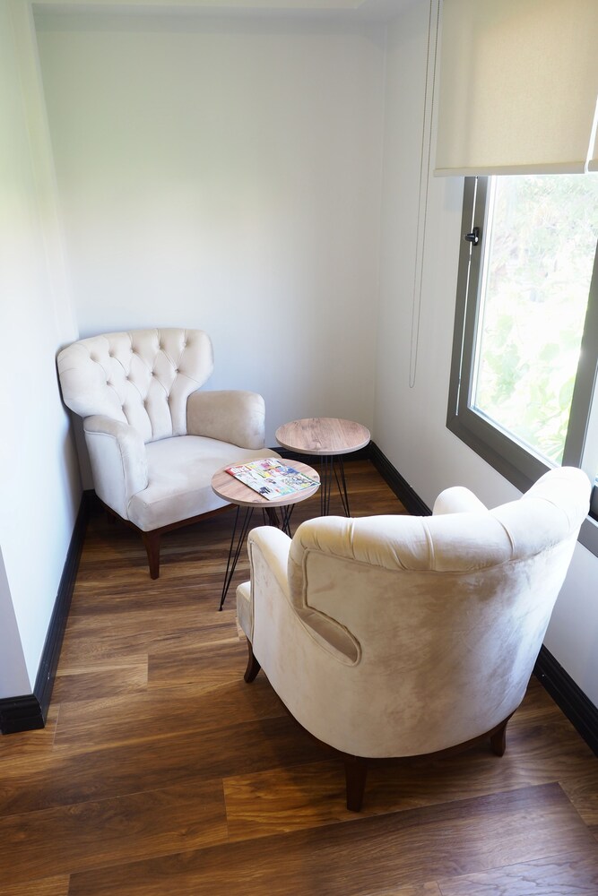 Alacati Ekmas Hotel Rezervasyon