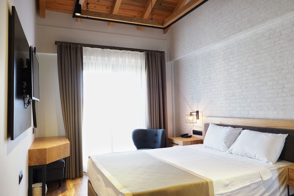 Alacati Ekmas Hotel Rezervasyon