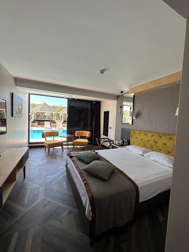 Royal Cesme Hotel Rezervasyon