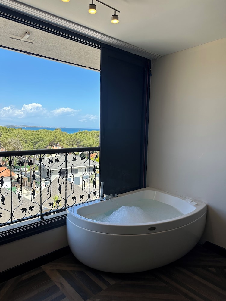 Royal Cesme Hotel Rezervasyon