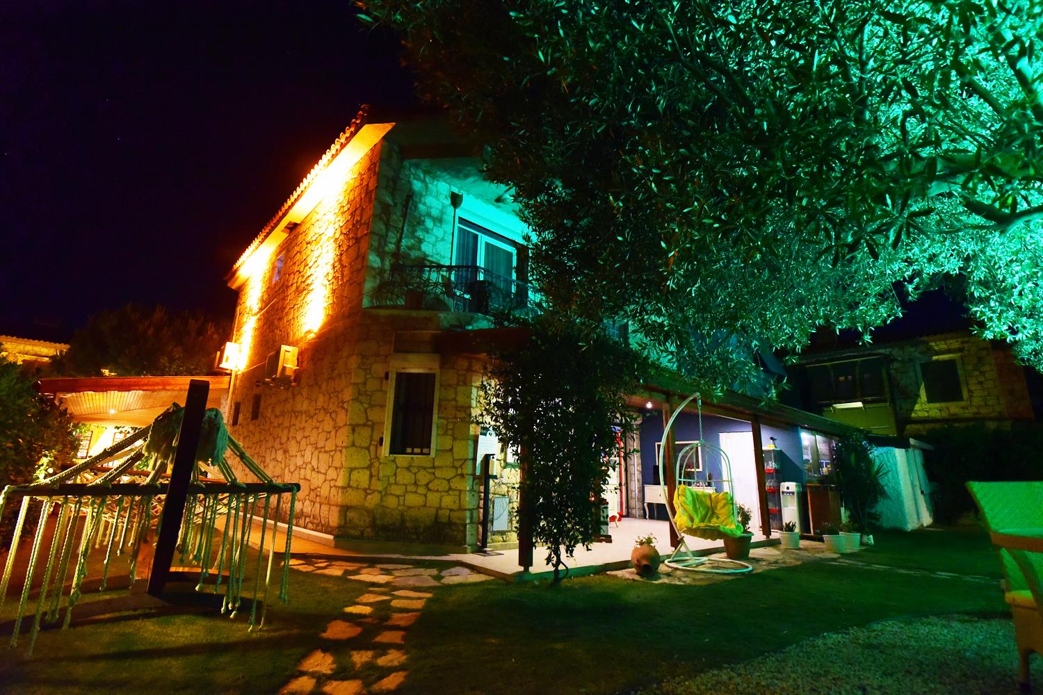 Kekik Alacati Otel Mayko Rezervasyon