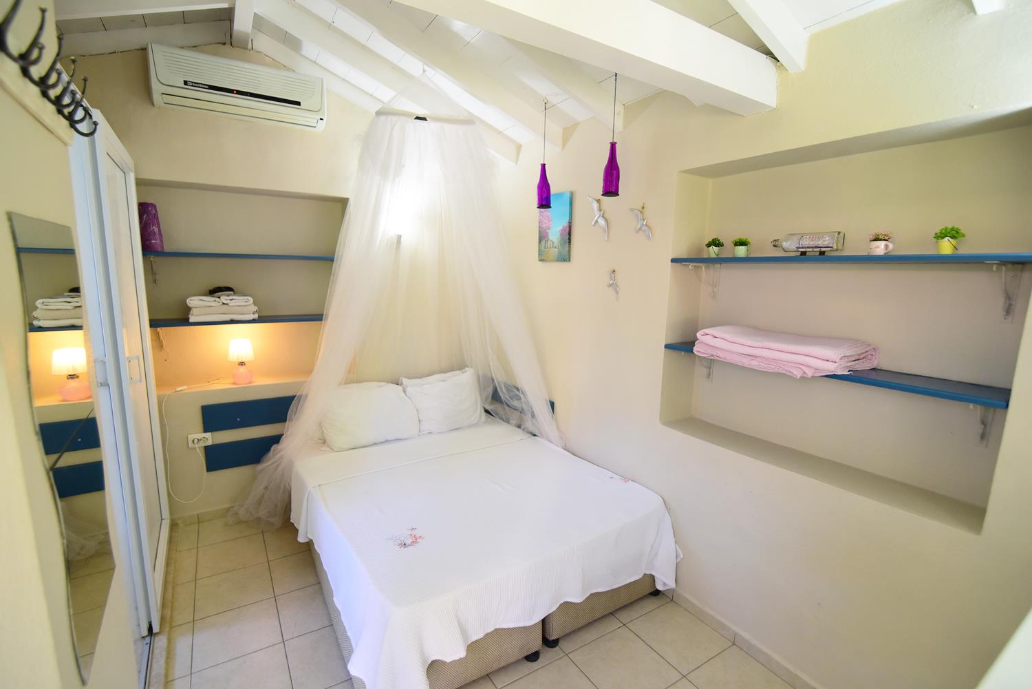 Kekik Alacati Otel Mayko Rezervasyon