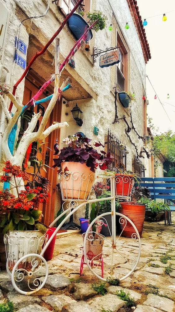 Lilyum Alaçati-Tas Ev Rezervasyon