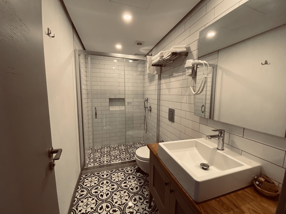 Yerli Otel Alacati Rezervasyon