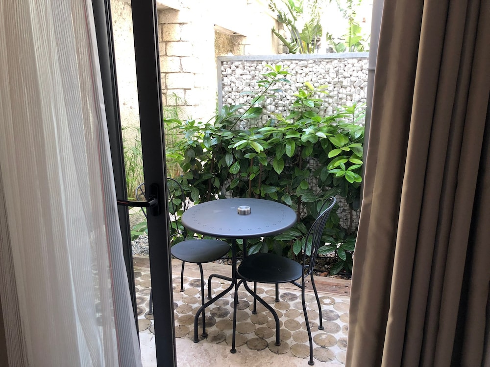 Yerli Otel Alacati Rezervasyon