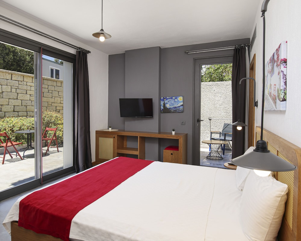 Yerli Otel Alacati Rezervasyon