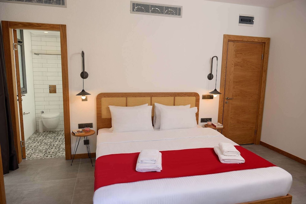 Yerli Otel Alacati Rezervasyon