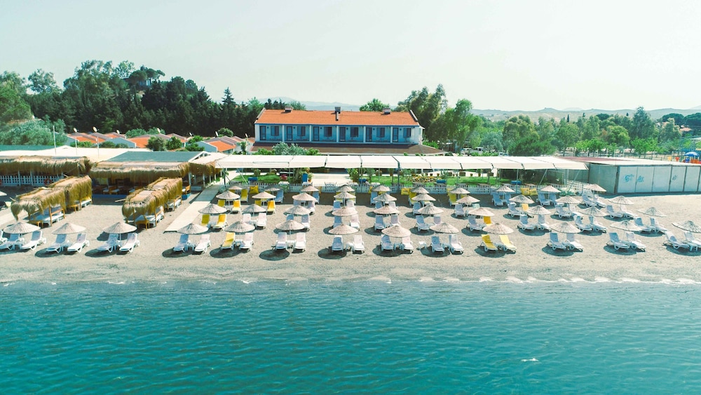 Teos Ormanci Tatil Koyu Rezervasyon