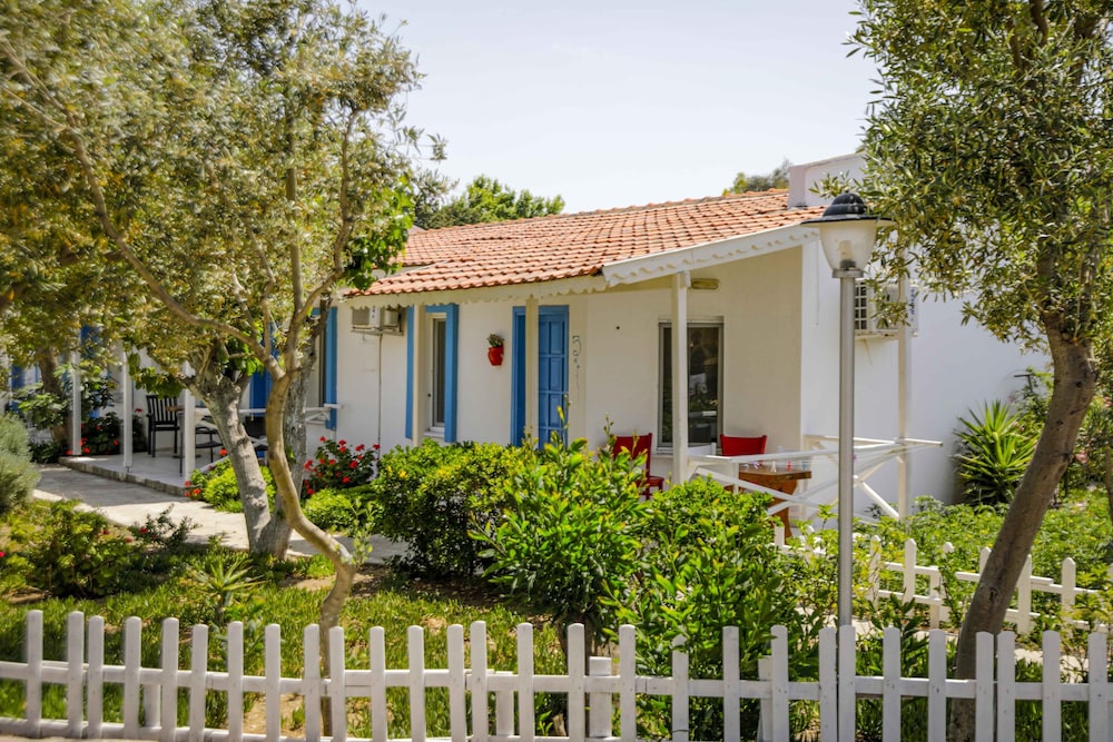 Teos Ormanci Tatil Koyu Rezervasyon