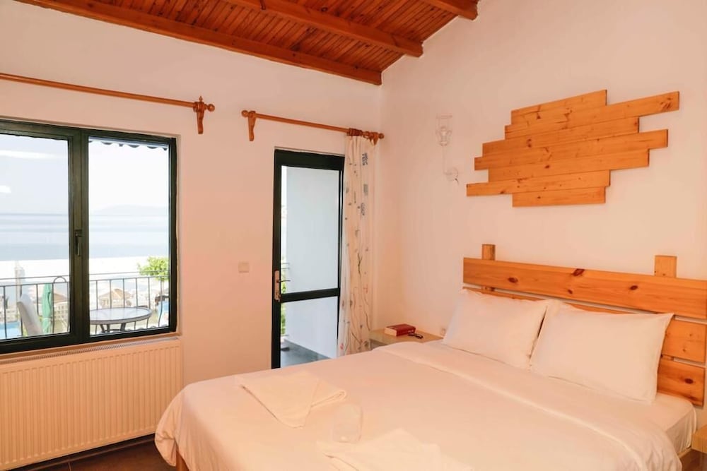 Teos Ormanci Tatil Koyu Rezervasyon
