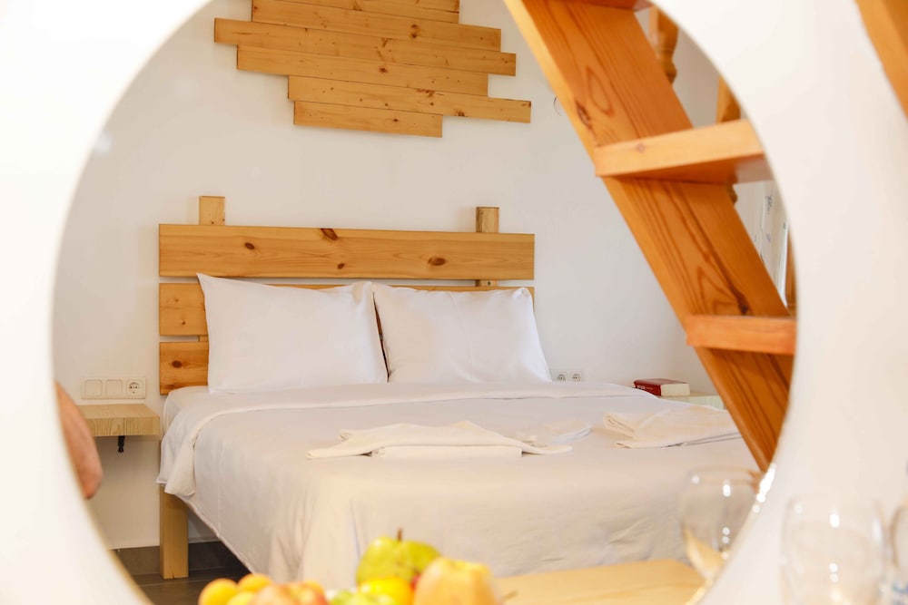 Teos Ormanci Tatil Koyu Rezervasyon