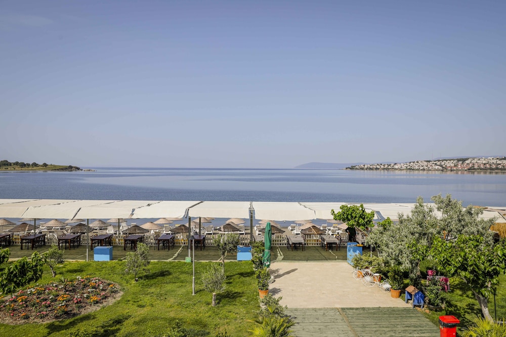 Teos Ormanci Tatil Koyu Rezervasyon