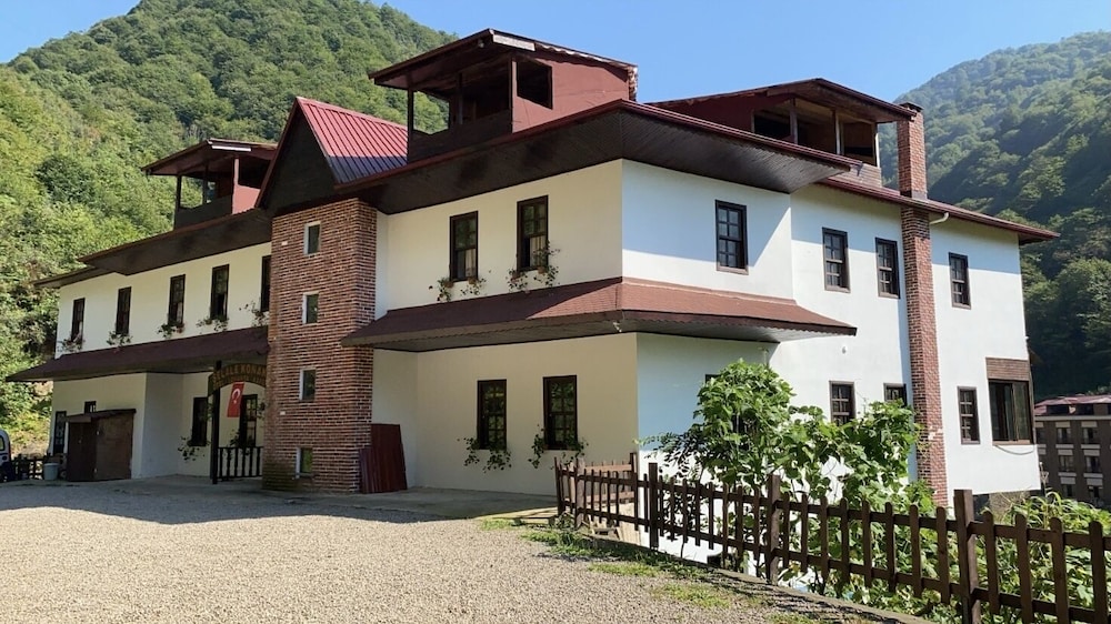 Şelale Konak Çavusun Yeri Rezervasyon