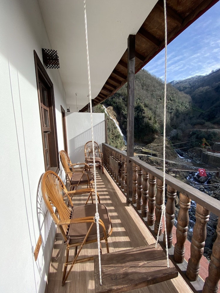 Şelale Konak Çavusun Yeri Rezervasyon