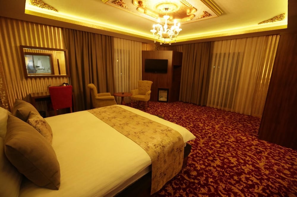 Can Deluxe Hotel Rezervasyon