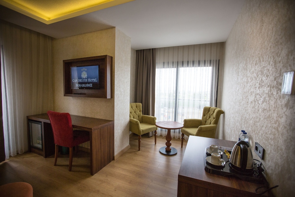 Can Deluxe Hotel Rezervasyon