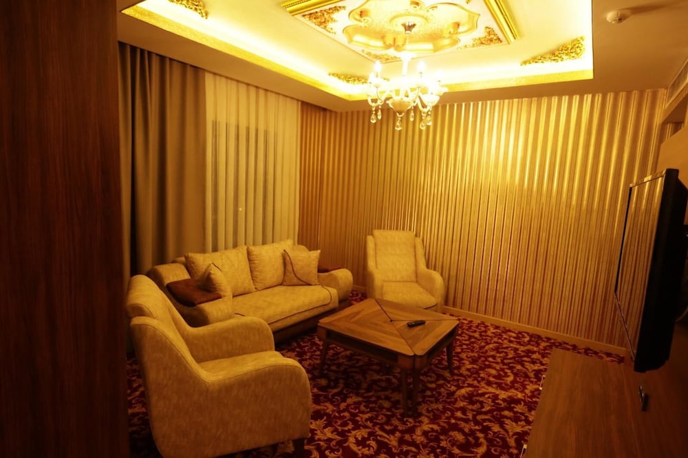 Can Deluxe Hotel Rezervasyon