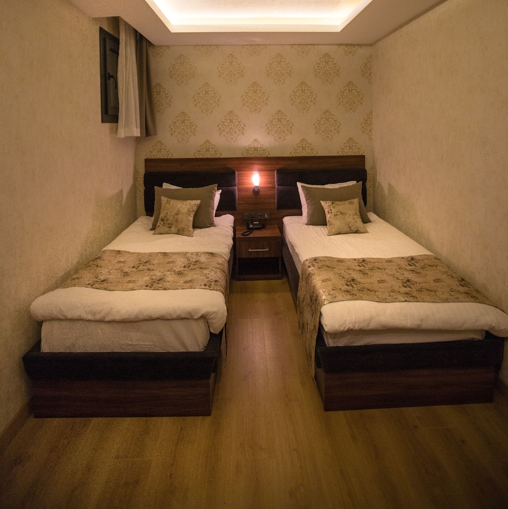 Can Deluxe Hotel Rezervasyon