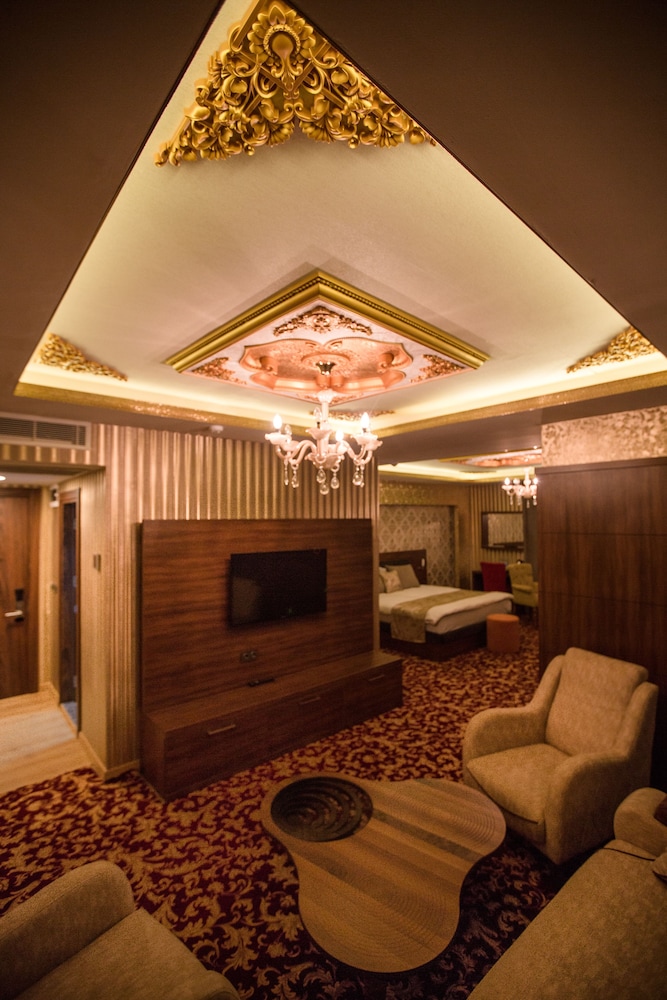 Can Deluxe Hotel Rezervasyon