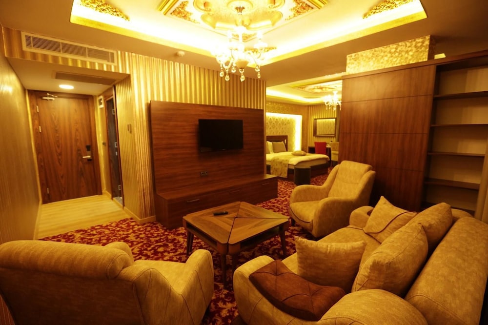 Can Deluxe Hotel Rezervasyon