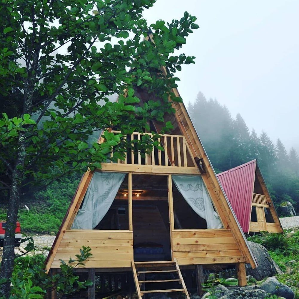 Lorant Dag Evleri Rezervasyon