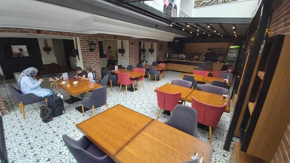 White Golden Suite Hotel Rezervasyon