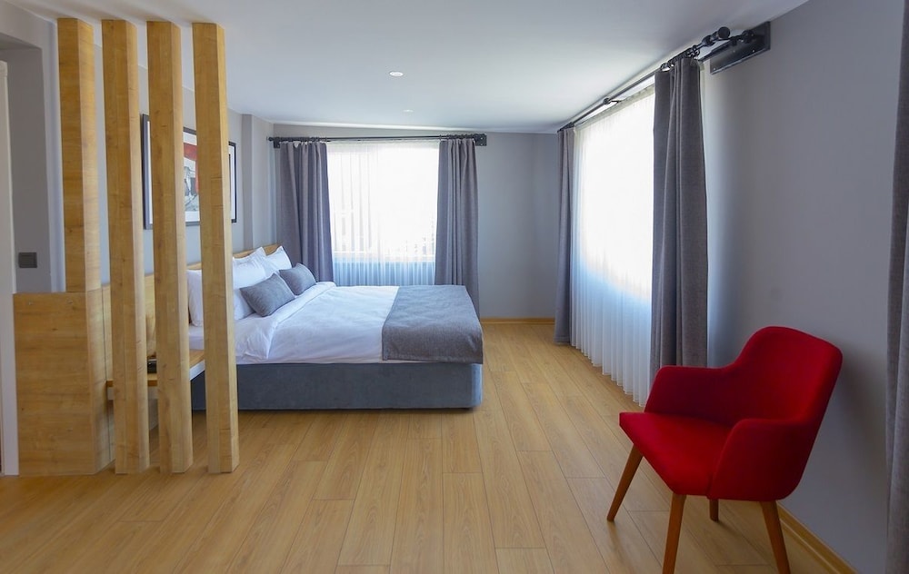 Uzer Otel Rezervasyon