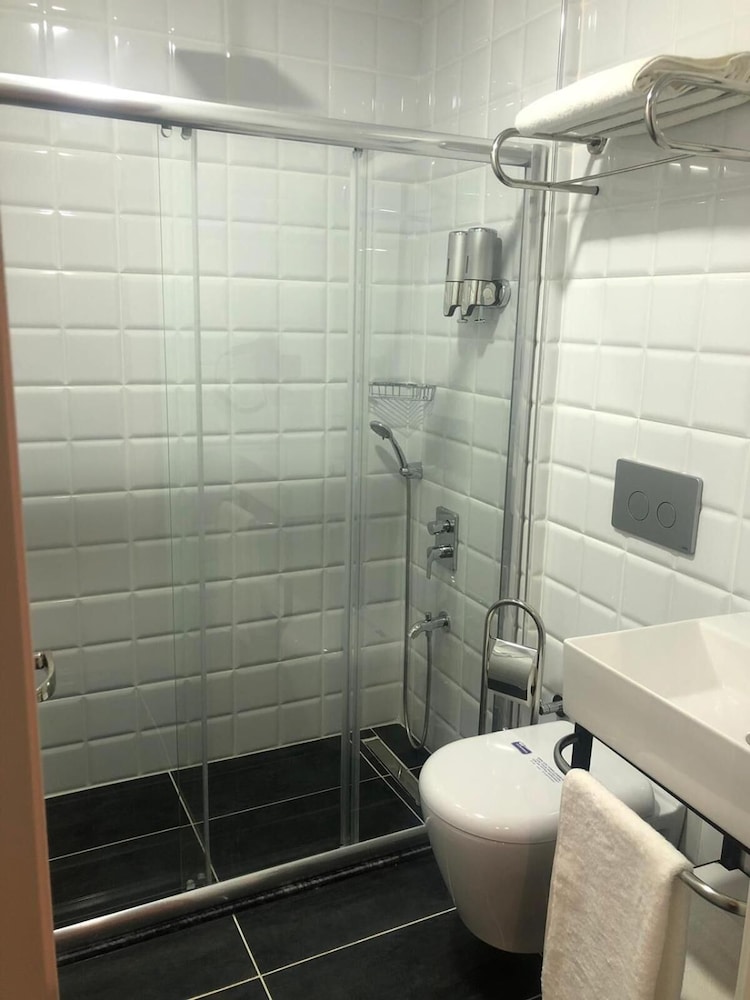 Uzer Otel Rezervasyon