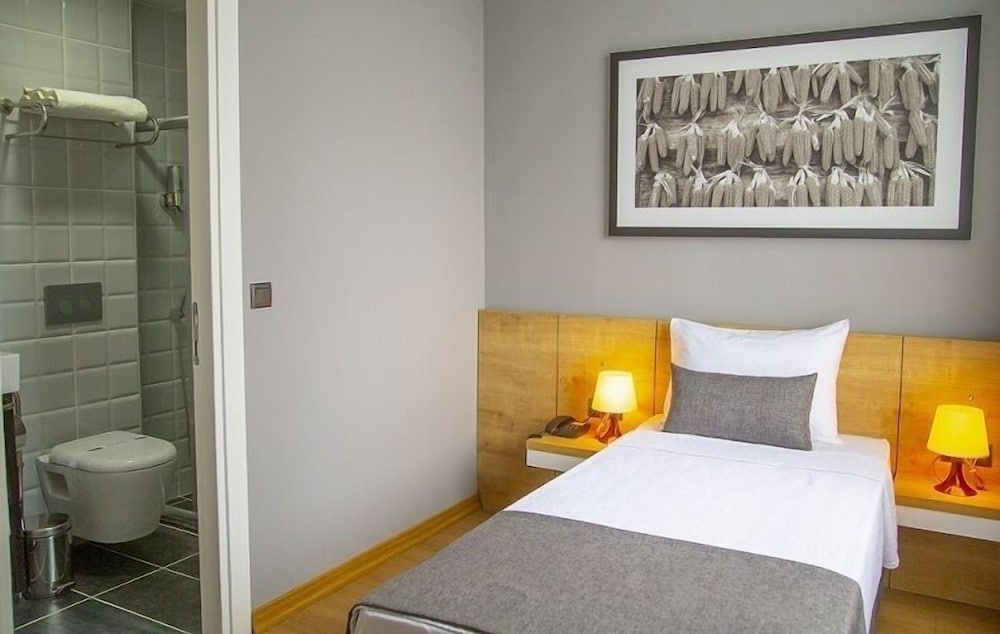 Uzer Otel Rezervasyon