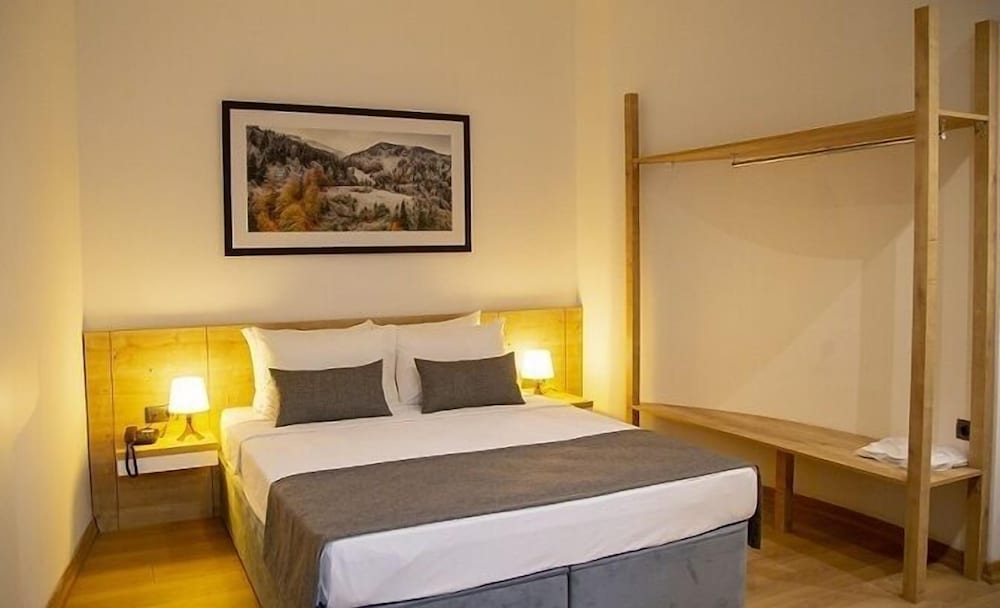 Uzer Otel Rezervasyon