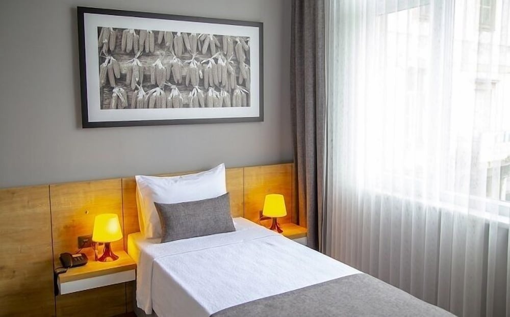 Uzer Otel Rezervasyon