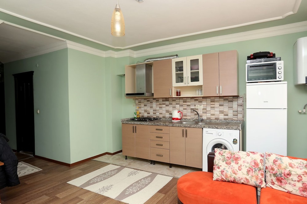 Fotinos Apartments Rezervasyon