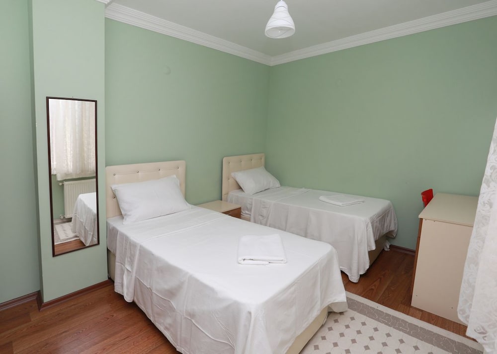 Fotinos Apartments Rezervasyon