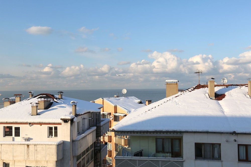 Fotinos Apartments Rezervasyon