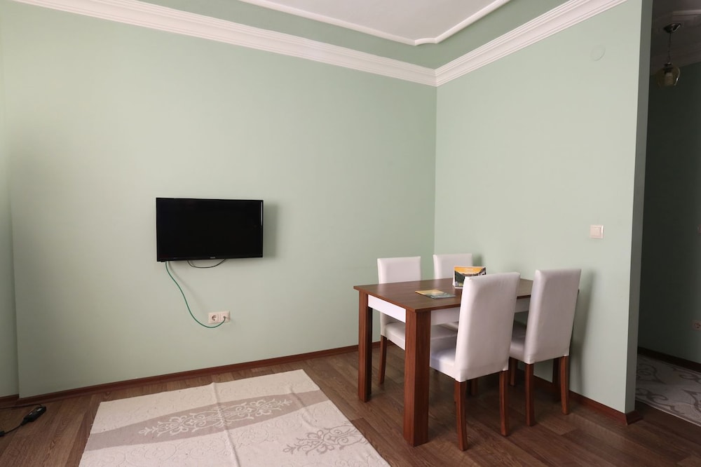 Fotinos Apartments Rezervasyon