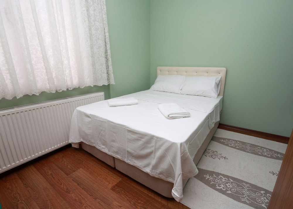 Fotinos Apartments Rezervasyon