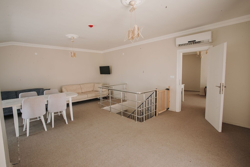 Arezzo Deluxe Otel Rezervasyon