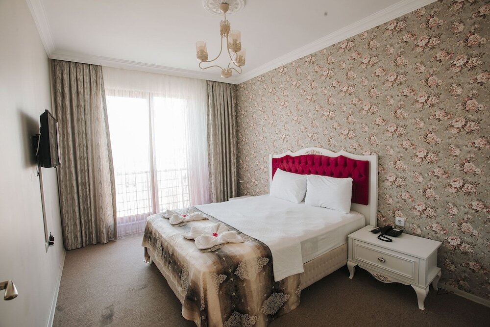 Arezzo Deluxe Otel Rezervasyon