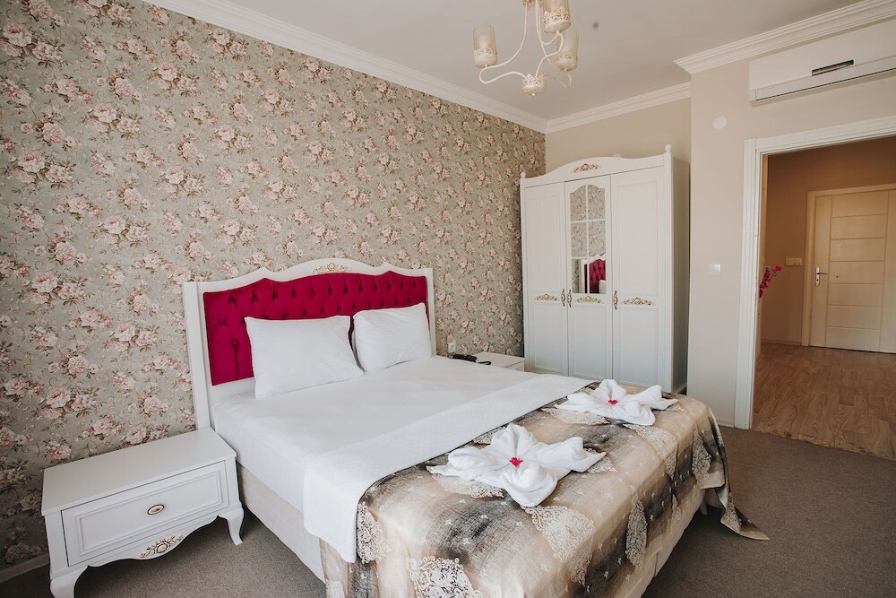 Arezzo Deluxe Otel Rezervasyon