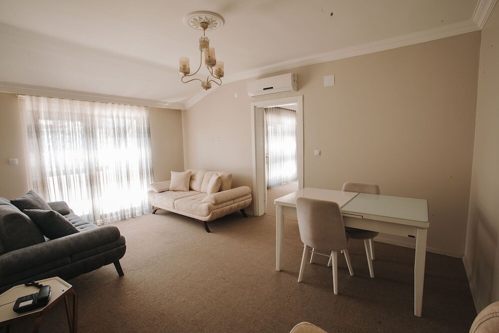 Arezzo Deluxe Otel Rezervasyon