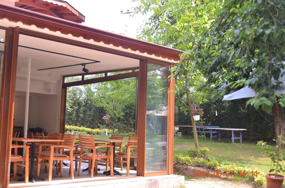 Beyaz Ev Butik Otel Maşukiye Rezervasyon