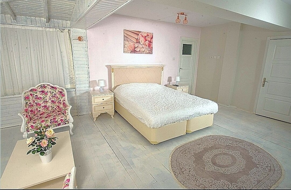 Beyaz Ev Butik Otel Maşukiye Rezervasyon