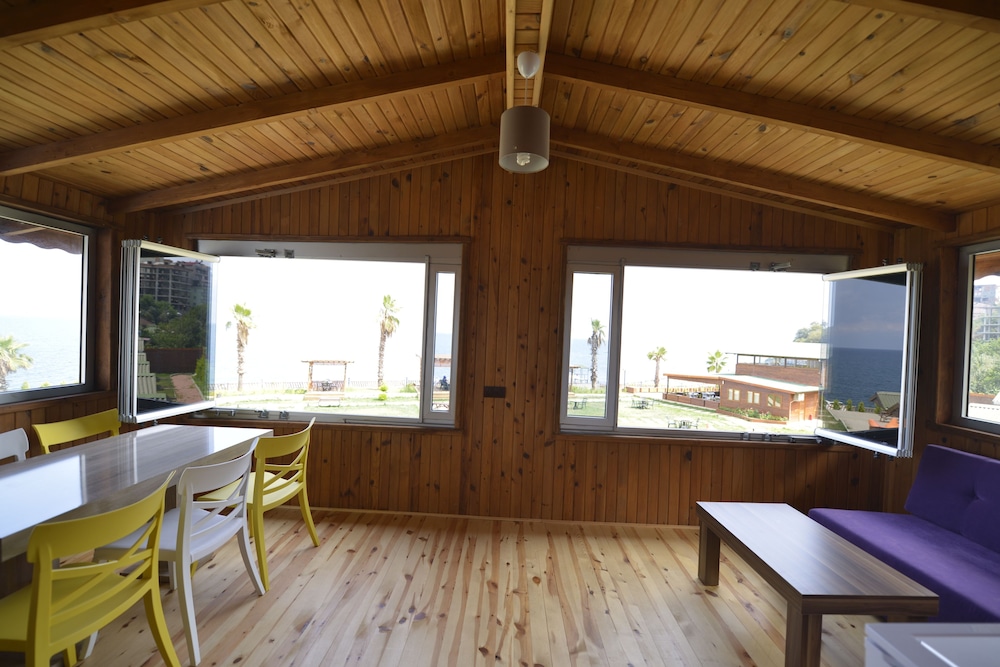 Marbella Tatil Koyu Rezervasyon