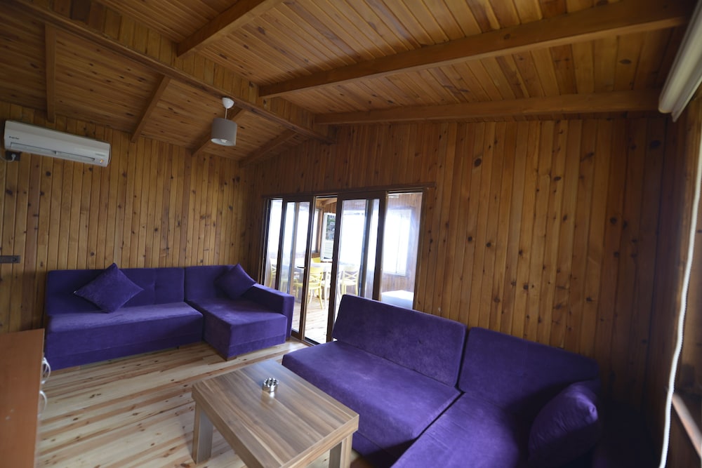 Marbella Tatil Koyu Rezervasyon