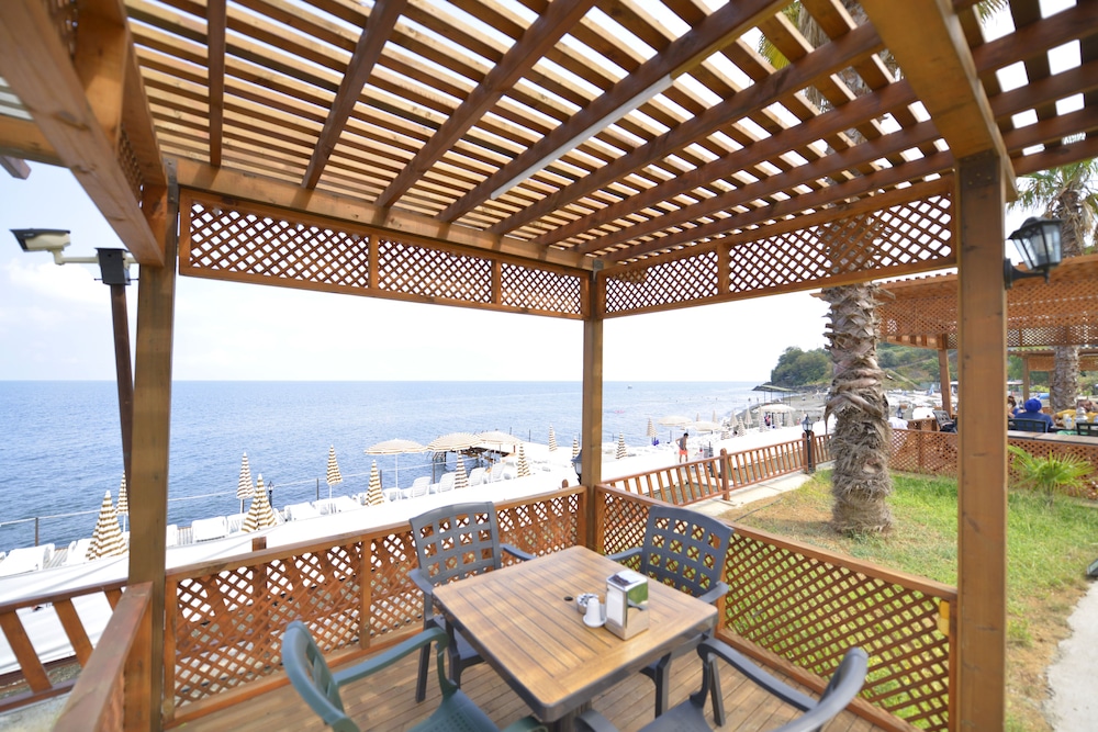 Marbella Tatil Koyu Rezervasyon