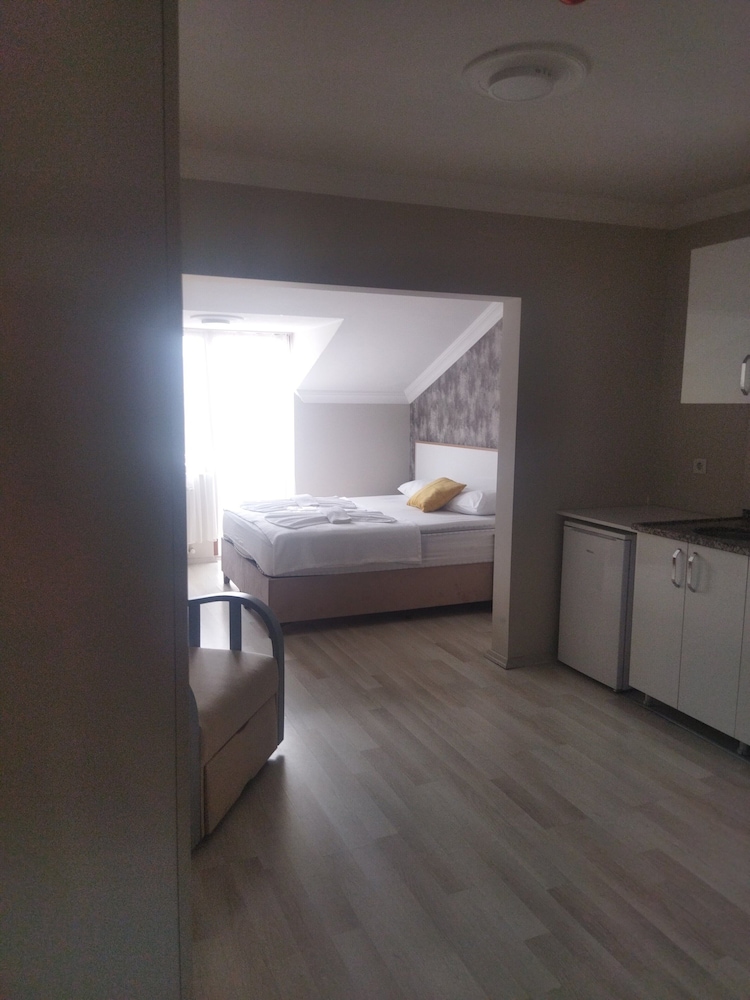 The Queens Apart Rezervasyon