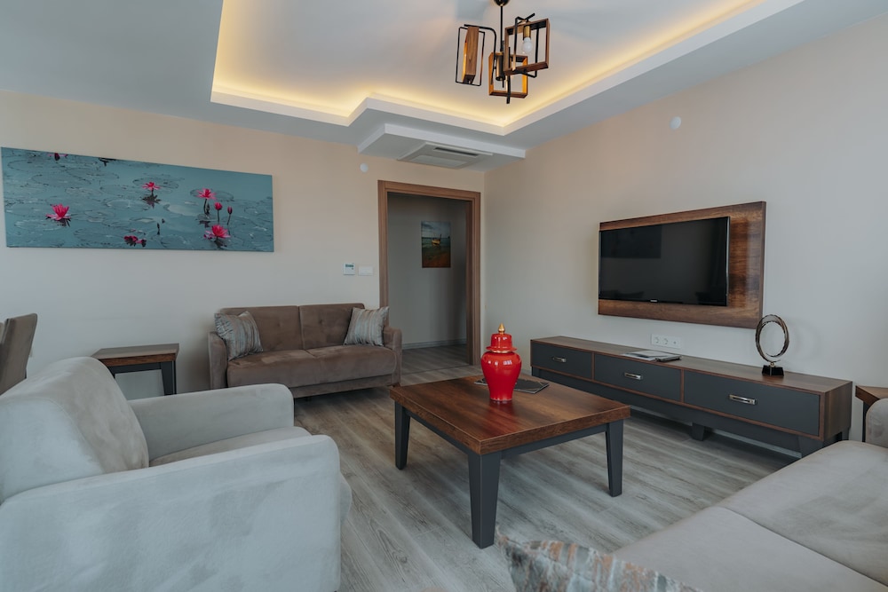 Empula Hotel & Residences Rezervasyon