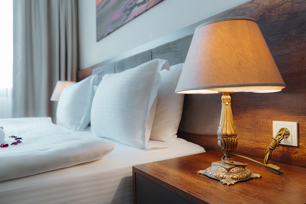 Empula Hotel & Residences Rezervasyon