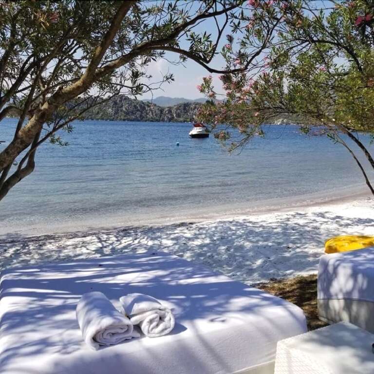 Paradise Island Beach Camping Rezervasyon