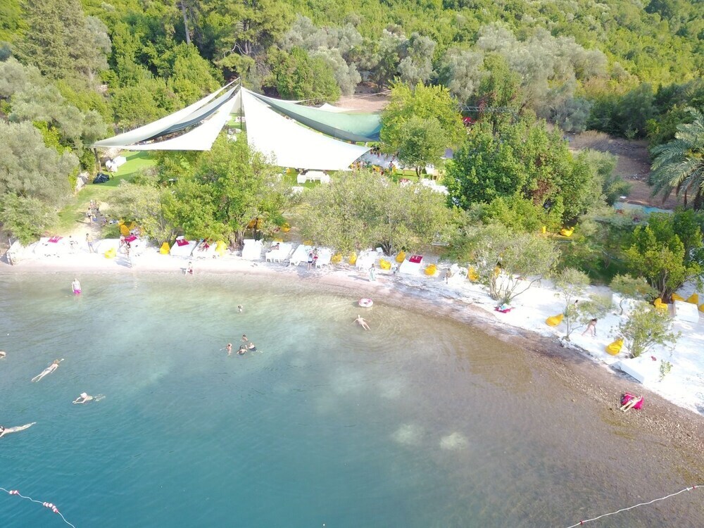 Paradise Island Beach Camping Rezervasyon